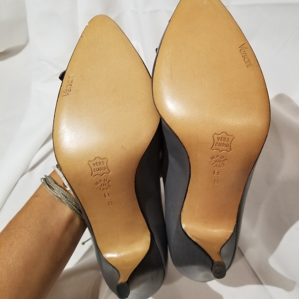 Versani heels - Picture 4 of 4